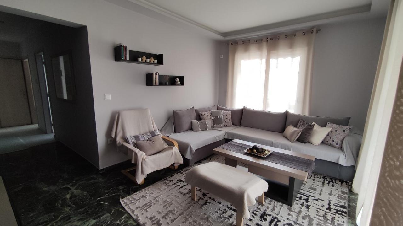 Two Bedroom Apartment In Atene Esterno foto