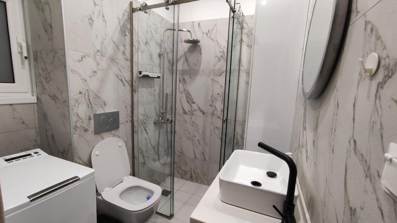 Two Bedroom Apartment In Atene Esterno foto